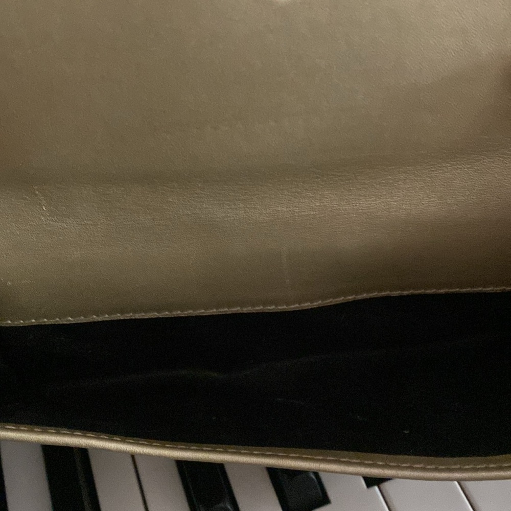 Gucci Guccissima Interlocking GG Wallet - Picture 10 of 11